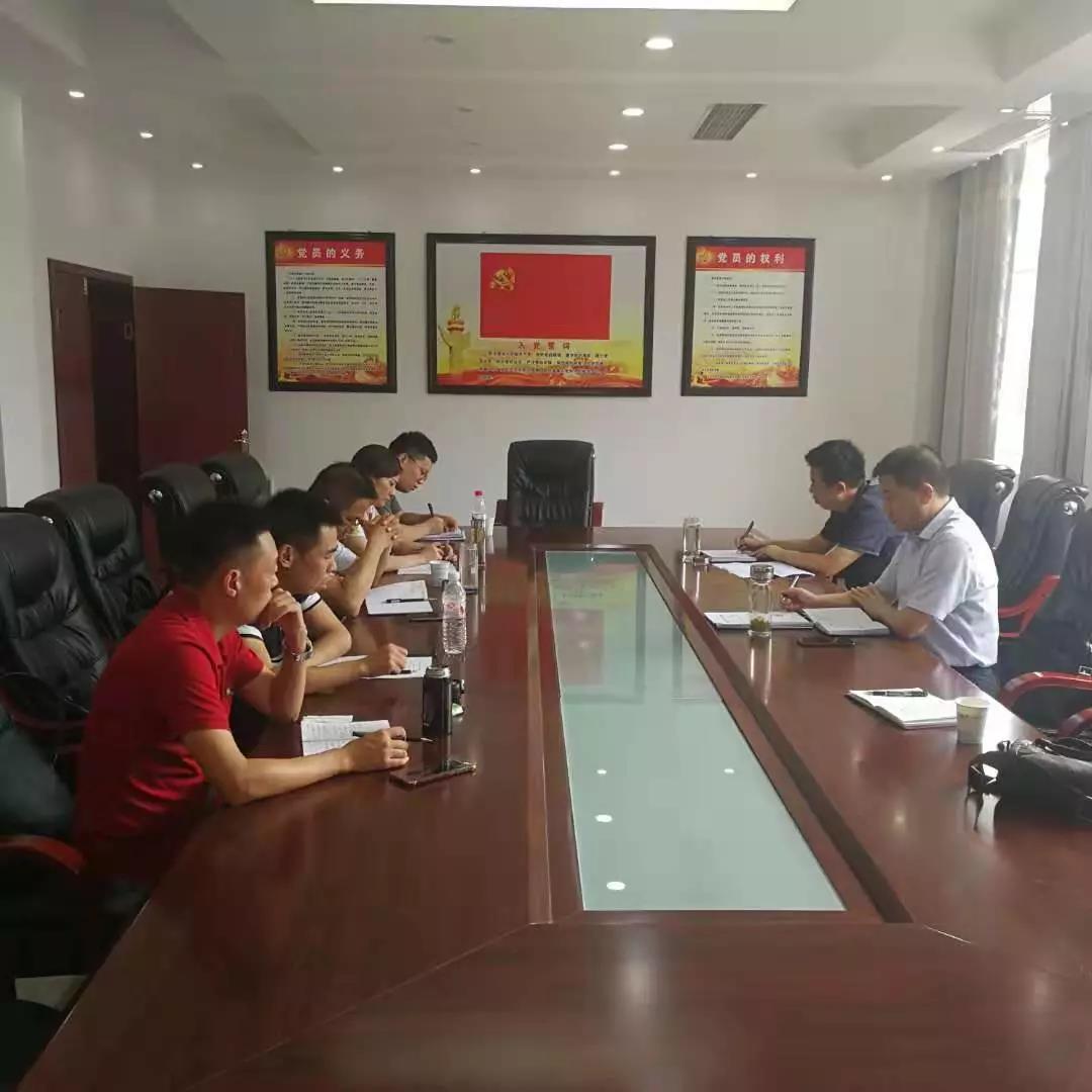 座谈会1.jpg 座谈会1.jpg
